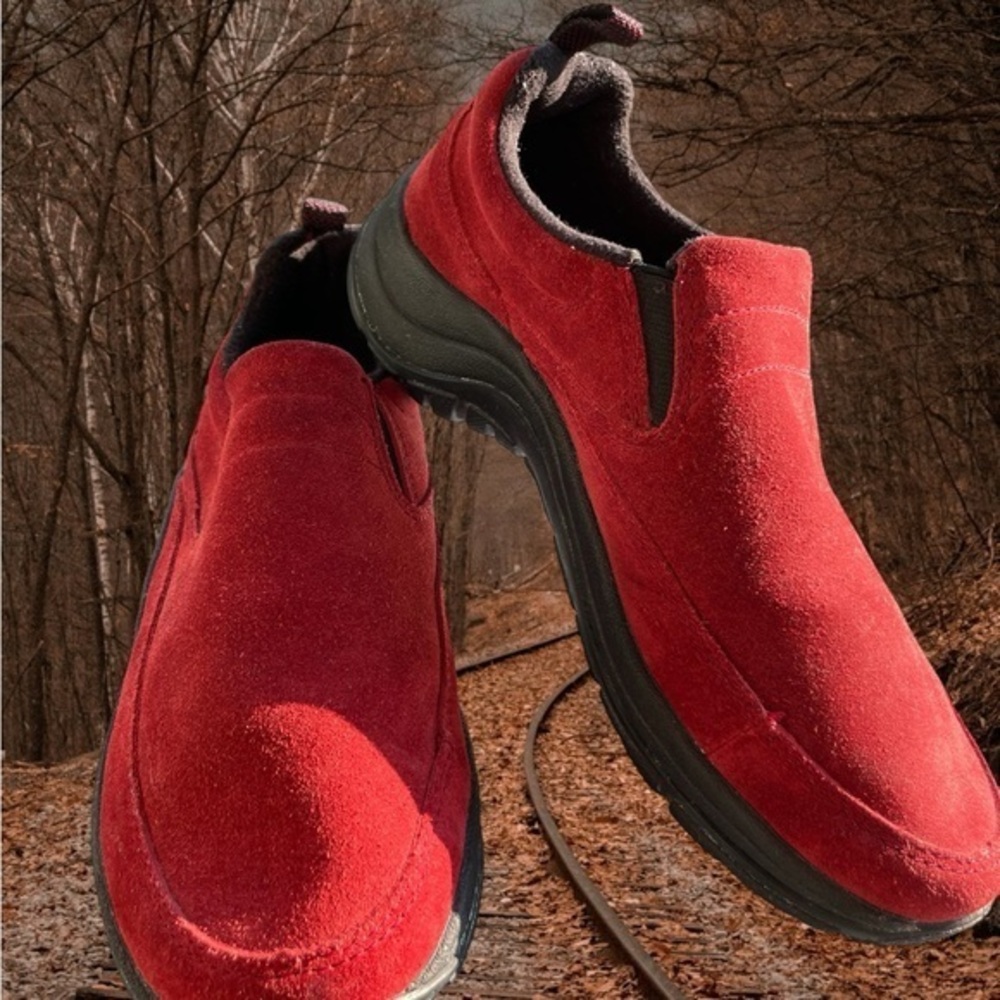 LL‎ Bean Women's size 8 Red Suede Slip on Mocs/Mules Walking Sneakers
